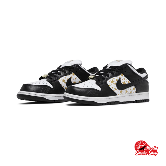this is an image of Nike SB Dunk Low OG QS "Supreme Stars Black"