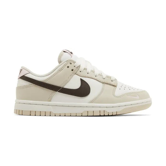 this is an image of Nike Dunk Low "Neapolitan"