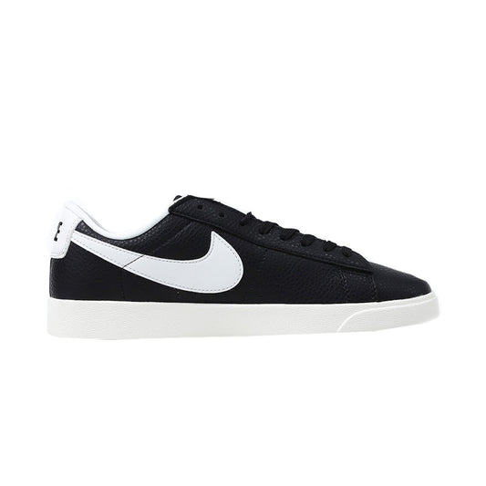 this is an image of Nike Blazer Low 77 VNTG "Black White"
