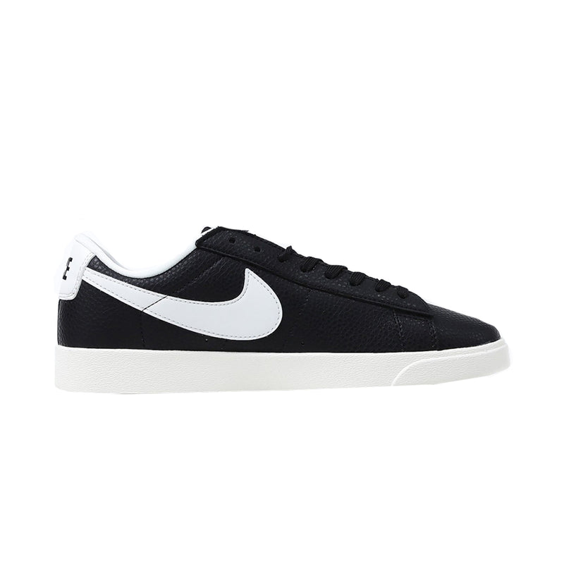 this is an image of Nike Blazer Low 77 VNTG "Black White"