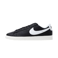 this is an image of Nike Blazer Low 77 VNTG "Black White"