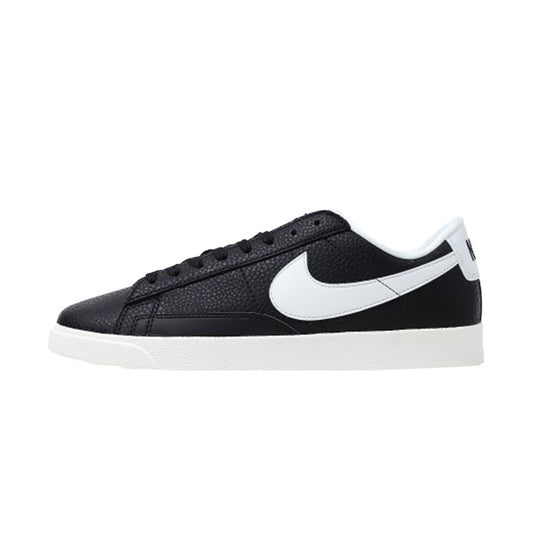 this is an image of Nike Blazer Low 77 VNTG "Black White"