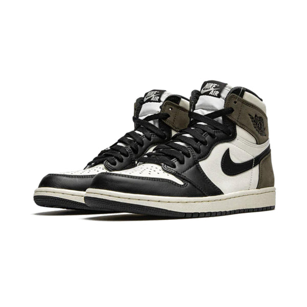 this is an image of Air Jordan 1 Retro High OG "Dark Mocha"
