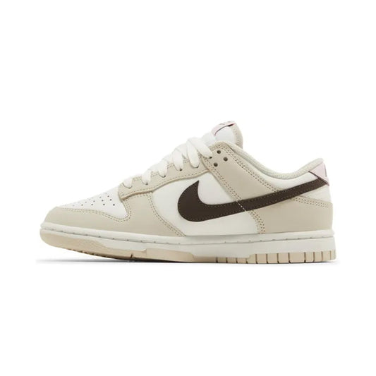 this is an image of Nike Dunk Low "Neapolitan"