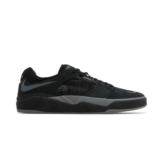 this is an image of Nike SB Ishod Wair "Black Dark Grey"