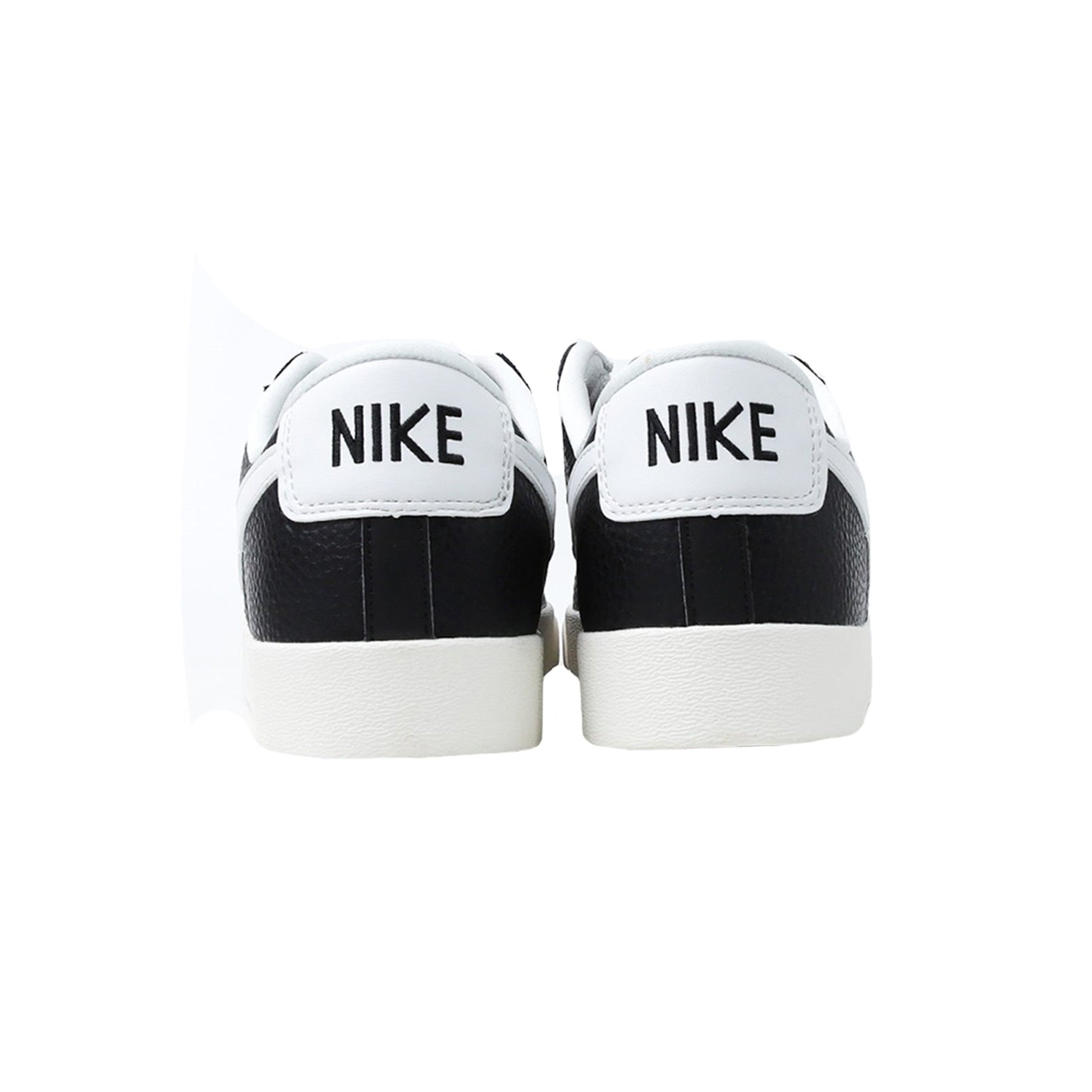 this is an image of Nike Blazer Low 77 VNTG "Black White"