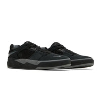 this is an image of Nike SB Ishod Wair "Black Dark Grey"