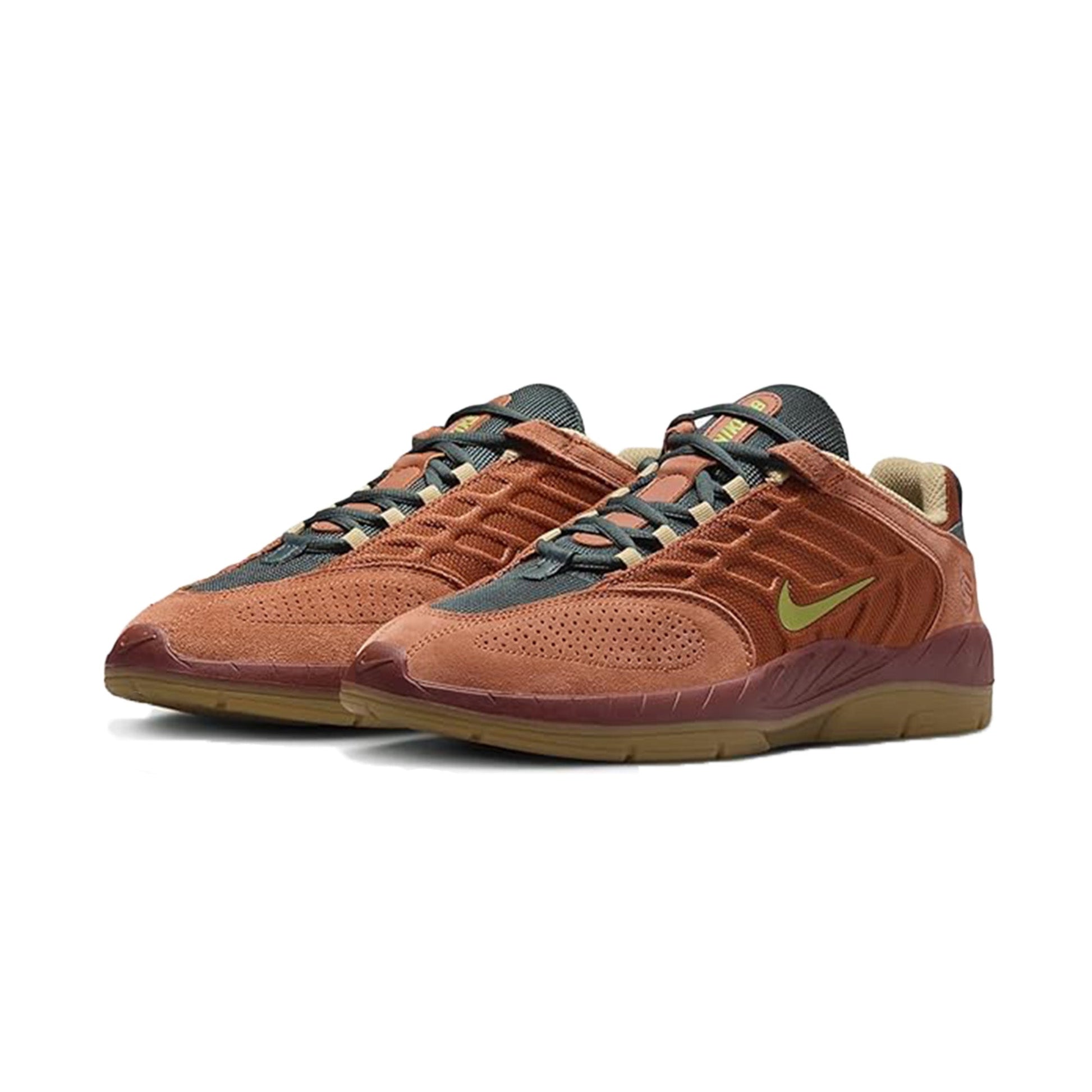 this is an image of Nike SB Vertebrea TE "Dark Russet"