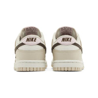 this is an image of Nike Dunk Low "Neapolitan"