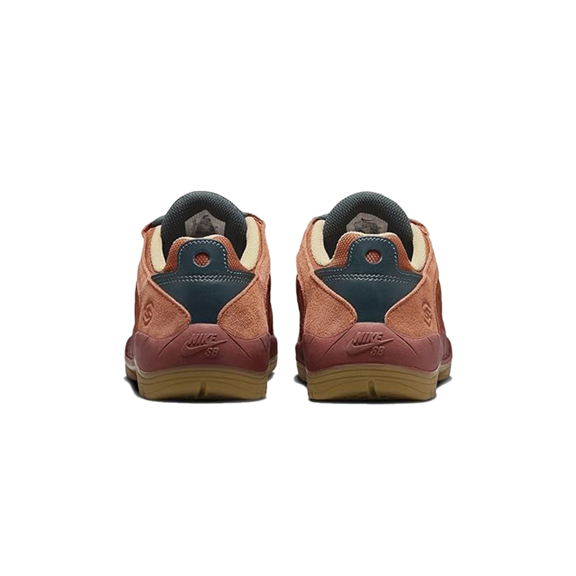 this is an image of Nike SB Vertebrea TE "Dark Russet"