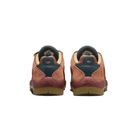 this is an image of Nike SB Vertebrea TE "Dark Russet"