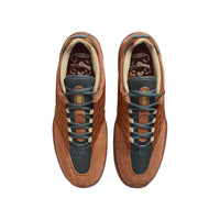this is an image of Nike SB Vertebrea TE "Dark Russet"