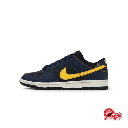 this is an image of Nike Dunk Low "Vintage Michigan"