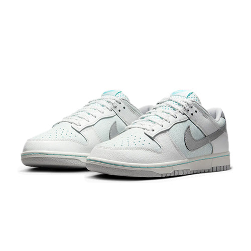this is an image of Nike Dunk Low "Winter Storm"