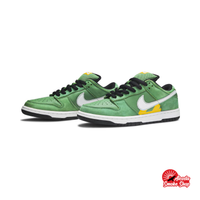 Nike SB Dunk Low Tokyo Green Taxi lateral view showing vibrant taxi green leather upper and yellow accent panels