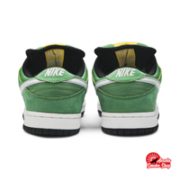 Nike SB Dunk Low Tokyo Green Taxi outsole view showing gum rubber outsole and Nike SB woven tongue label